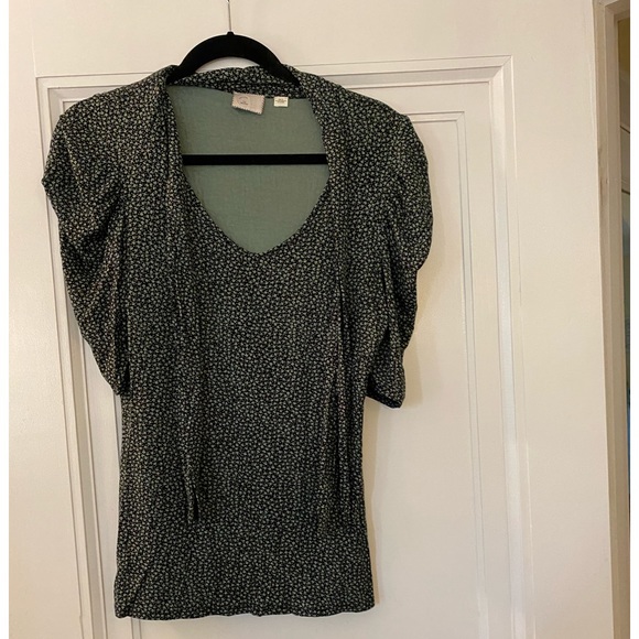 9 h15 brand green and black top with tie - Picture 1 of 5